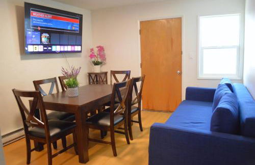 Modern 3 Bedroom Suite with AC for Family and Work group - Photo 32