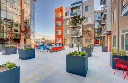 Modern Resort Styled 2BR Apt W Pool, Gym & Hot Tub - Foto 13