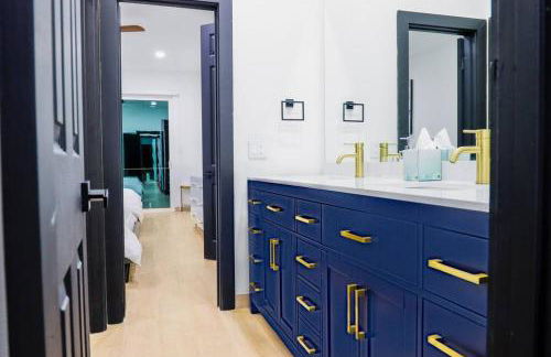 Lake Home: Relax and Unwind in Mission Hidden Gem - Photo 12