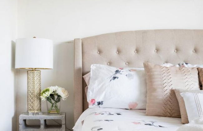 Gorgeous Bungalow With a Backyard Deck - Photo 2