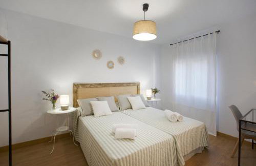 Apartamento turístico Ana, con garaje y bonitas vistas - Photo 18