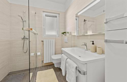 Holiday Home with pool and garden - Photo 11