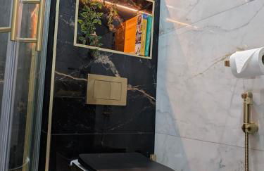 Luxury Santorini Boutique Suite with a Mediterranean Soul - 15m to Heathrow Windsor Ascot Legoland with Free Parking - Foto 21