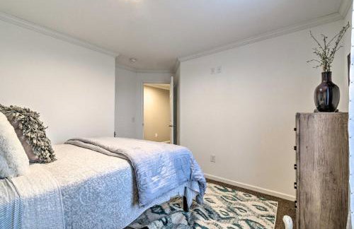 Lakefront Home with Deck, Fishing Dock and Canoe! - Foto 24