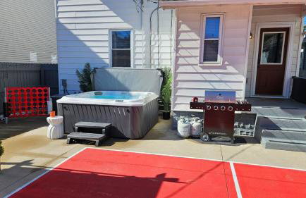 The Funky Fun Haus - Pickleball, Hot Tub, Arcade - Photo 17