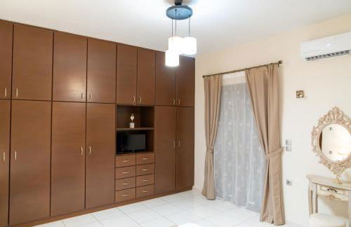 Amalia Villa with Private Pool - Photo 32