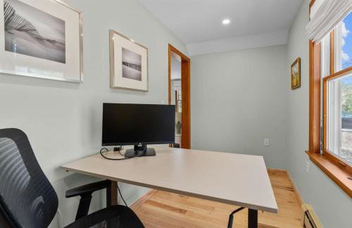 Lovely House 5 Min to Beach with Deck Grill and Garage - Foto 37