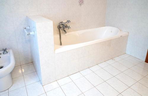 C012 - Camerano, bilocale con doppi servizi e giardino panoramico - Foto 23