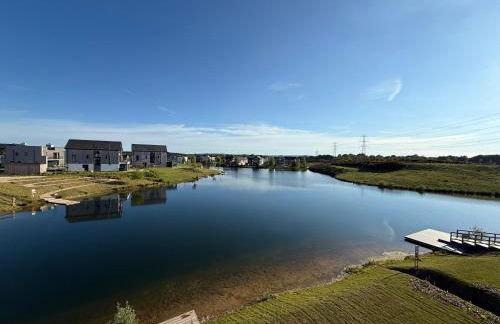 Still Waters - Luxury Lakeside Retreat with Hot Tub - Photo 61