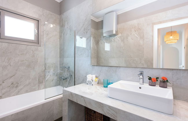 Verde Olive Three-Bedroom Holiday Home by Konnect - Foto 10