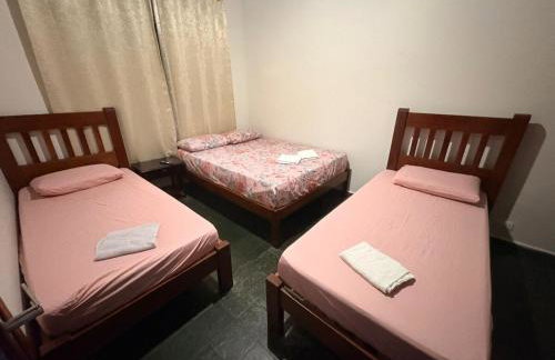 TRIPLEX piscina churrasqueira lava e seca Wi-Fi e 2 TVs em Condomínio com 90m2 no centro de Ubatuba - Foto 5