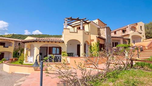 Residence with swimming pool just 5 minutes from Budoni, apartments with air conditoning and private outdoor area - Foto 2