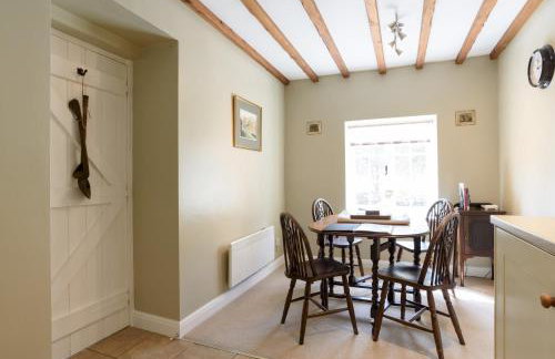 Brackendale Cottage Upperdale Peak District - Photo 5