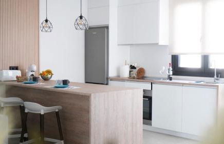 Habari Pleasure - Foto 1