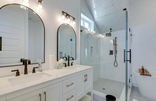 Ocean Views, Steps to Sand! Coastal Galveston Gem - Foto 17