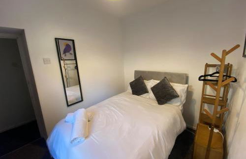 Convenient 3 bed Swansea house close to City & Bay - Foto 7