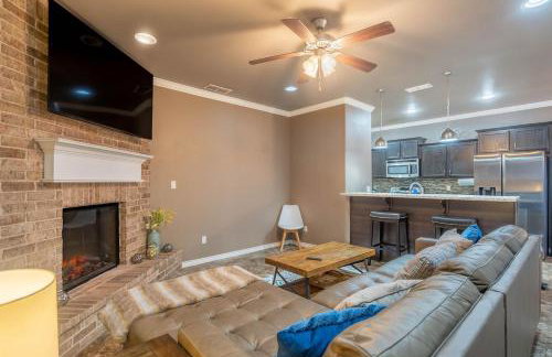 Sunset Retreat, Clean Modern 3BR, Garage, Near 191 - Foto 15