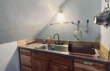 Diamond Apartment with GYM - 2 miles to Fort Sill & just blocks to downtown! - Foto 9