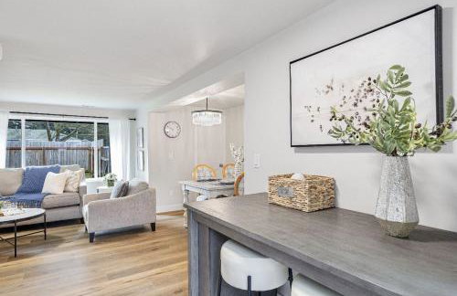 Dog Friendly Cozy Remodeled Shoreline Rambler - Foto 27