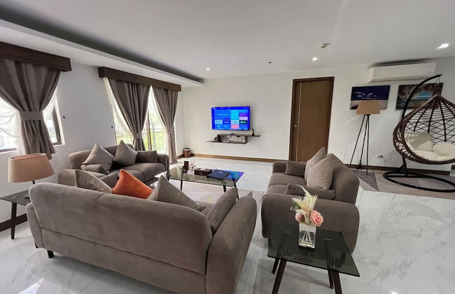 88th Avenue - Foto 80