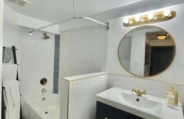 Upscale, Brand New, Full Kitchen, 2-Bedroom Apt - Foto 22