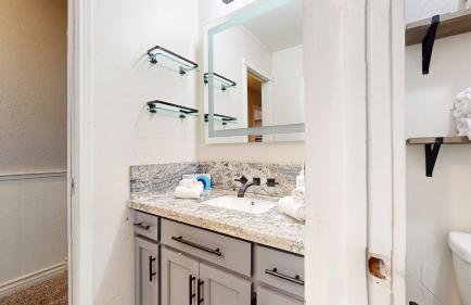 Chateau Blanc #2 condo - Photo 19