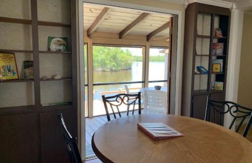 River Wilderness Waterfront Cabins - Photo 9