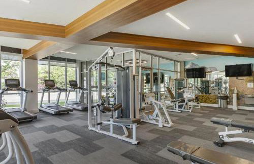 Chic and Modern Getaway with Gym 5 Min to Downtown - Foto 30