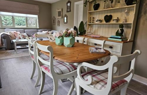 Cottage - Sleep 4 Pet Friendly & Enclosed Garden - Foto 4