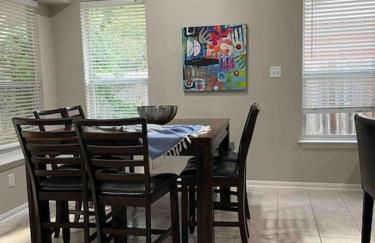 Lovely Woodlands home w/heated pool and spa! - Foto 77