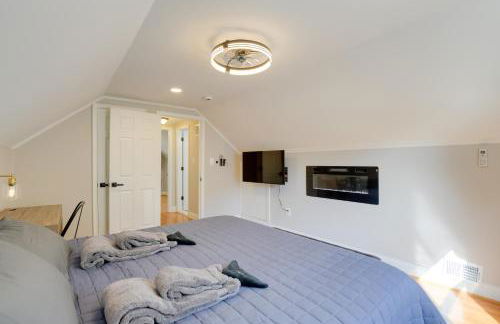 Great for Gatherings! Charming Woodbridge Duplex - Photo 13