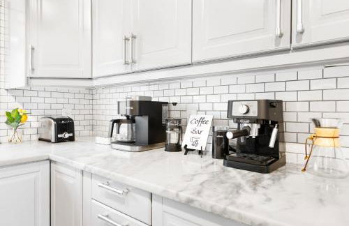 Palms Retreat! Giant Heated Pool-HotTub-FirePit-5Min2Beach-Pets-EV Chgr - Foto 38