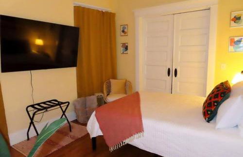 The Nook on Neil Walkable 3BR - Foto 20