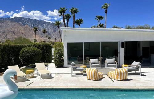 Palm Springs Luxury Home With Pool and Next to Downtown & Airport - Photo 44