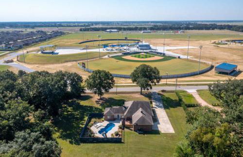 Gameday Getaway - Pool - King Bed - Sports Complex - Foto 30