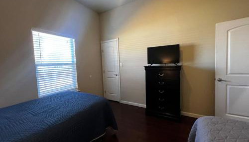 Cozy Room 2 Full Beds near Frost Bank Stadium WB2 - Foto 3, wardrobe