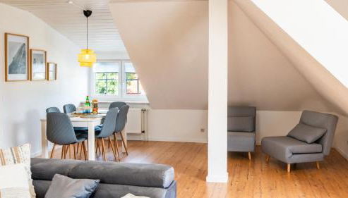 Stilvolle Dachgeschosswohnung - Foto 2