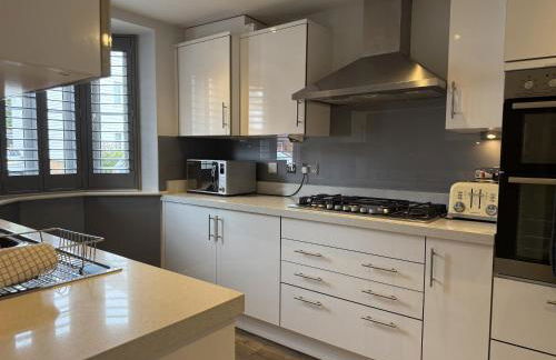 Spacious 3 Bed House in Horsham - Foto 8