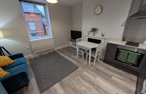 Modern & Stylish 1-Bed Apartment - inc parking - Photo 9