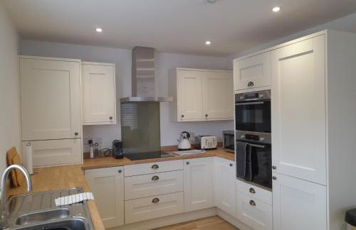 The Stables a Contractor Family 2 bed Town House in Central Melton Mowbray - Photo 16