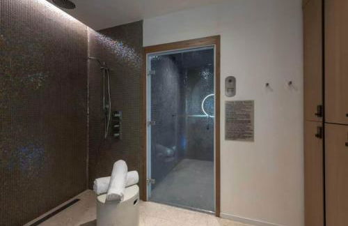 SLS Lux Brickell Exclusive by Palermo Home Miami - Photo 57