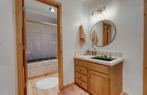 North Lake Hideaway Prime Locale for Outdoor Fun - Foto 33