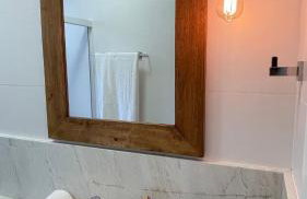 Novíssimo! Charmoso e a 3 minutos a pé da praia - Foto 21