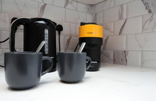 Chic 2 Bed Flat near Central Cardiff - Photo 13