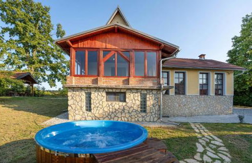 3 Bedroom Cozy Home In Krivaja Vojnicka - Foto 1