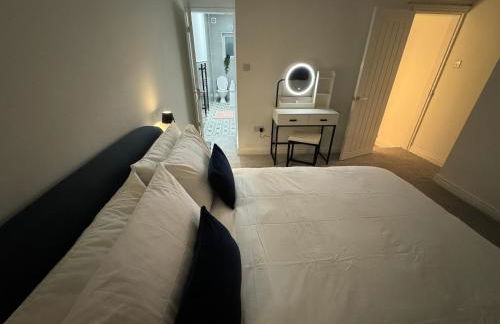 Levenshulme House - 2 Bedroom - Sleeps 6 - Free Parking & WiFi - Foto 17