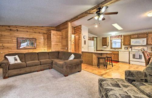 Cozy Crosby Cabin Near Serpent Lake and Main St - Foto 9