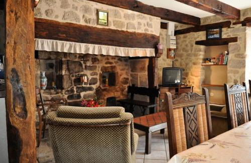 Gîte de France à Marcillac la Croisille 3 épis - Gîte de France 8 personnes MAE-6424 - Foto 6