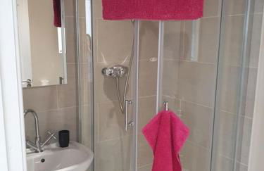 THE ELFIN- Lovely 1 Bedroom - Free Parking - Foto 8