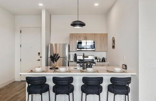 Upscale Views 2br Free Parkn, Walk 2 Train, 2bath - Foto 4